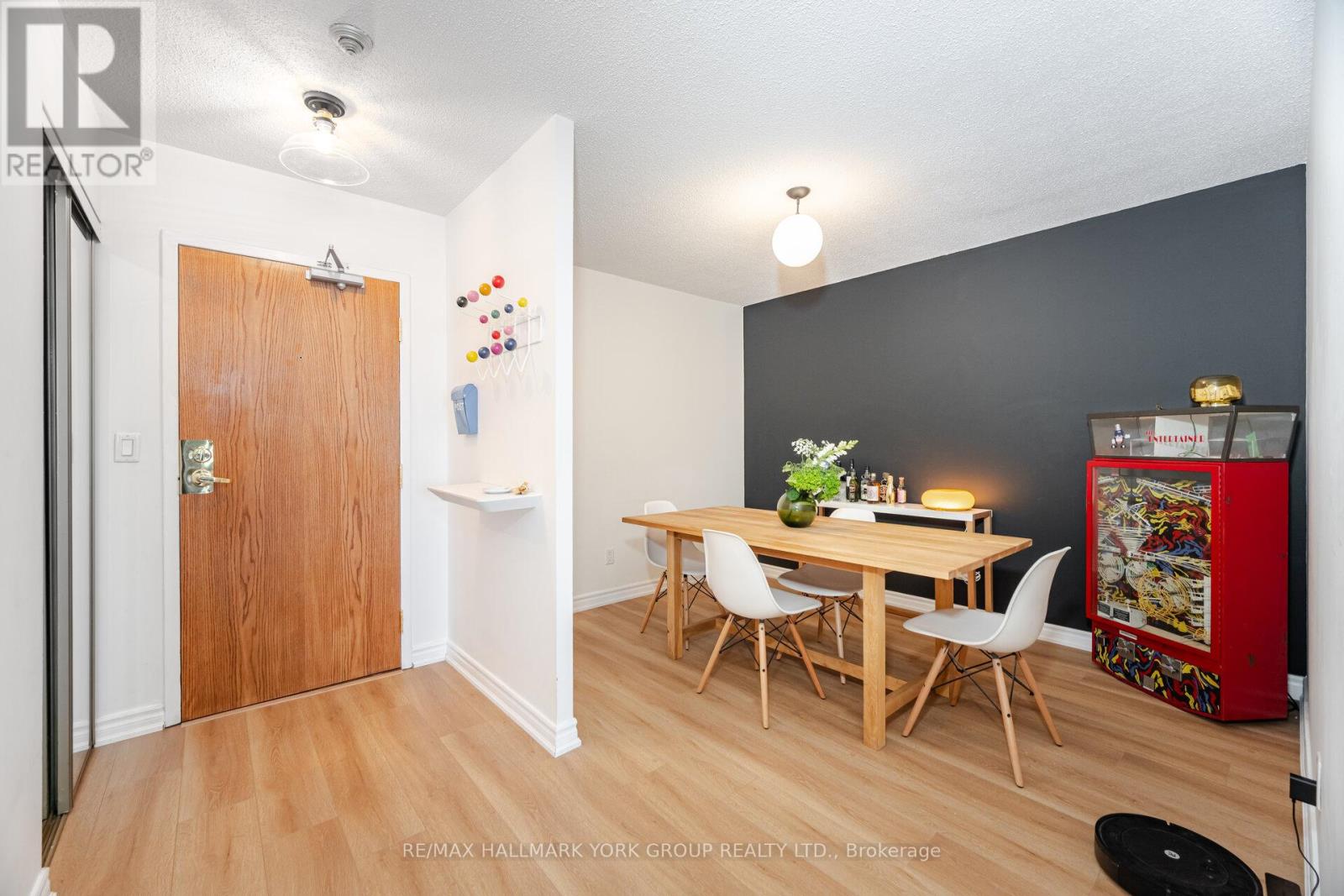1208 - 100 OBSERVATORY LANE