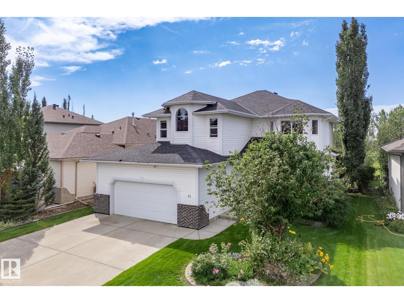 11 LINKSIDE WY