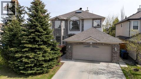 137 Simcrest Heights SW Calgary AB T3H4K2