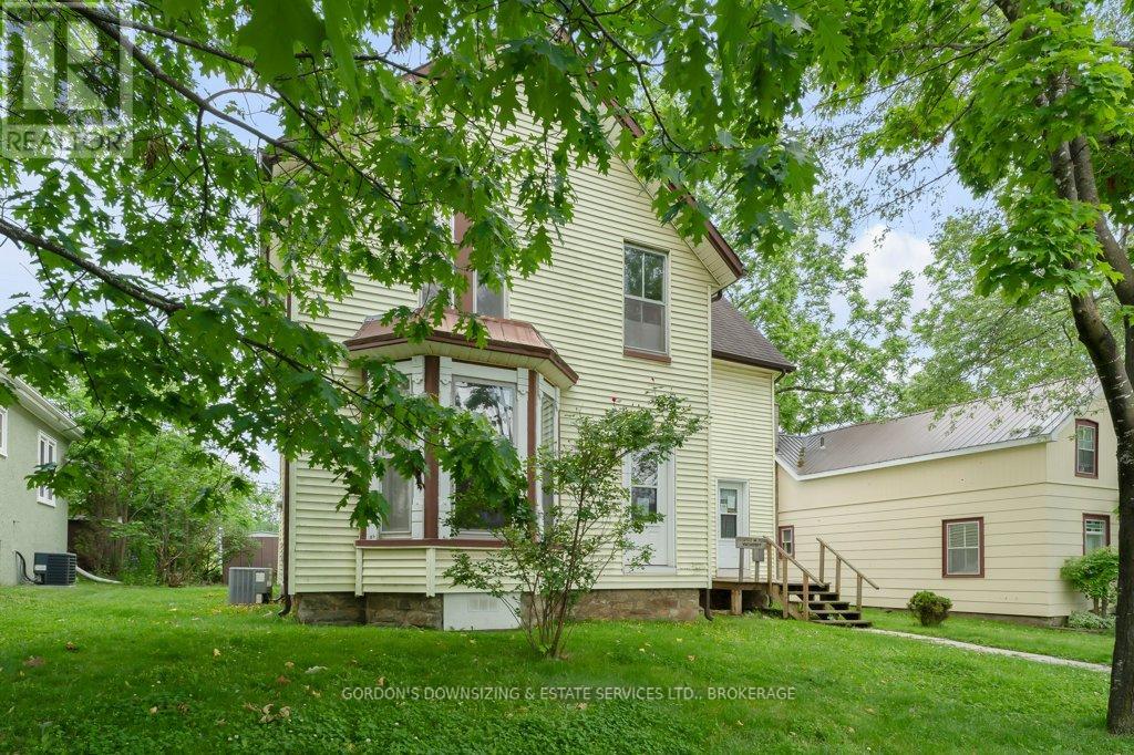 221 GARDEN STREET
