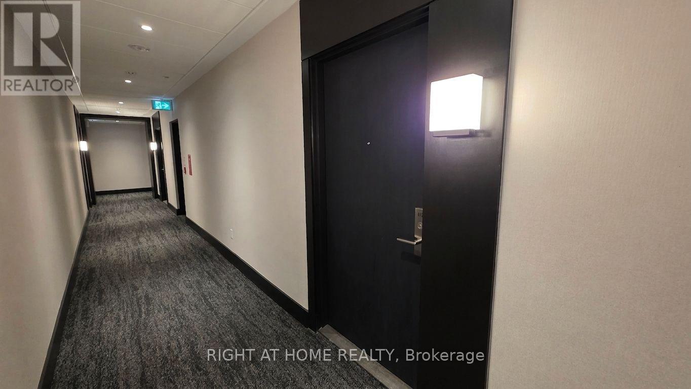 412 - 55 DUKE STREET W