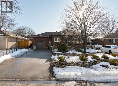 45 BUCKINGHAM Street Brantford ON N3R3B2