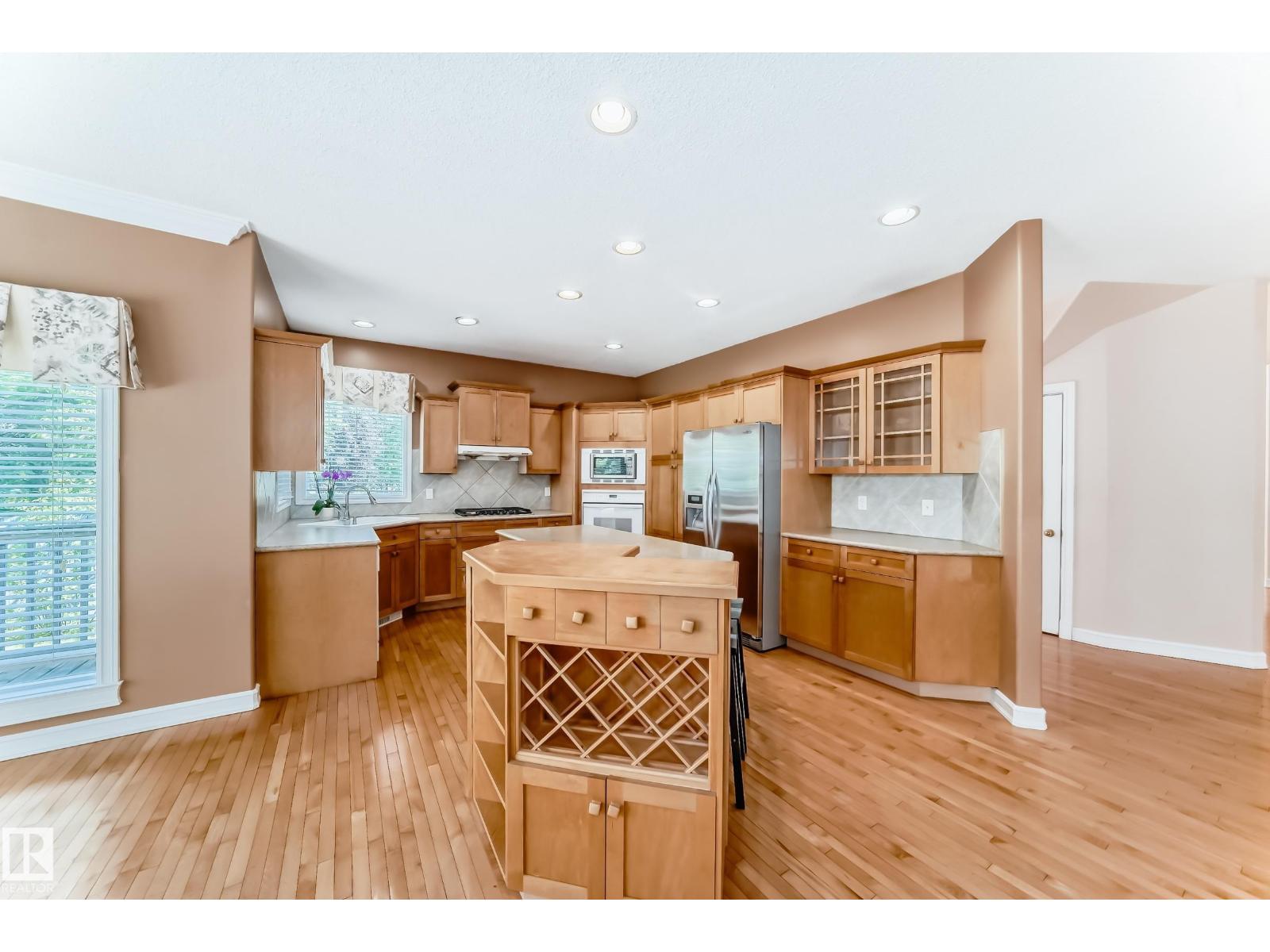 318 DARLINGTON CR NW