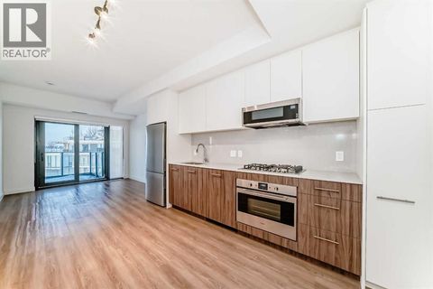 1313, 730 2 Avenue Calgary AB T2P1R8