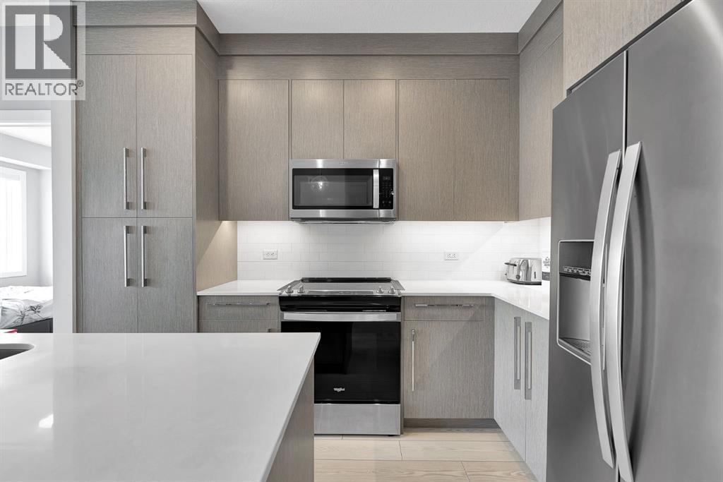 2520, 395 Skyview Parkway NE