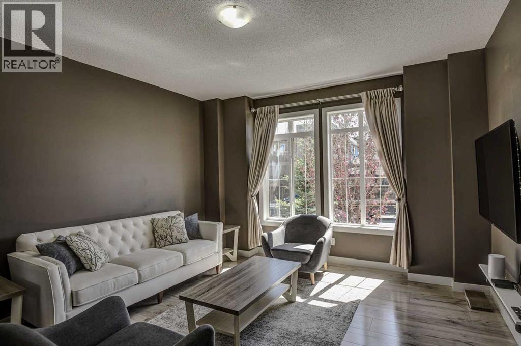 78 Marquis Heights SE