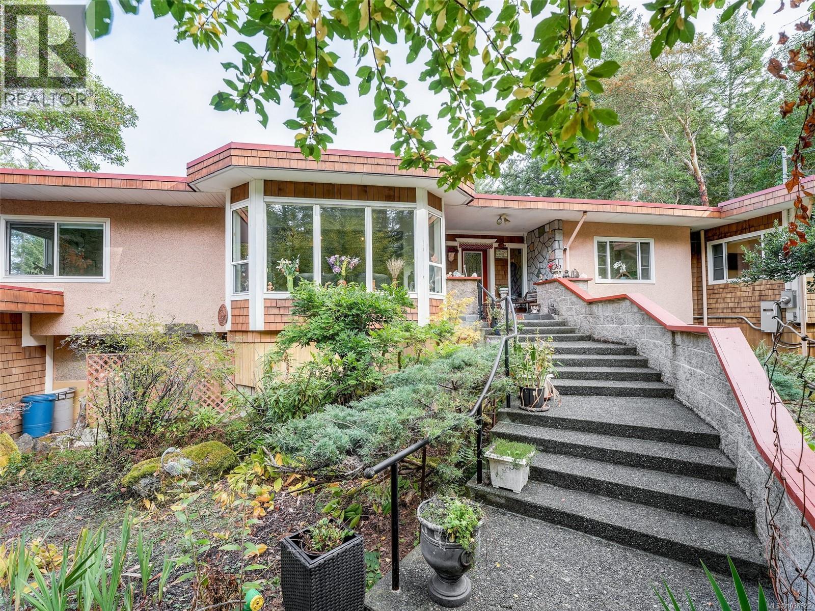 371 McCurdy Dr