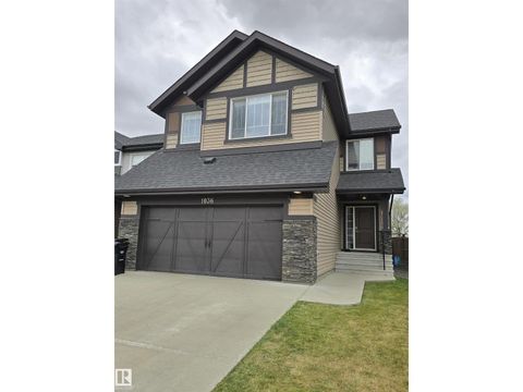 1036 ALLENDALE CR Sherwood Park AB T8H0X7