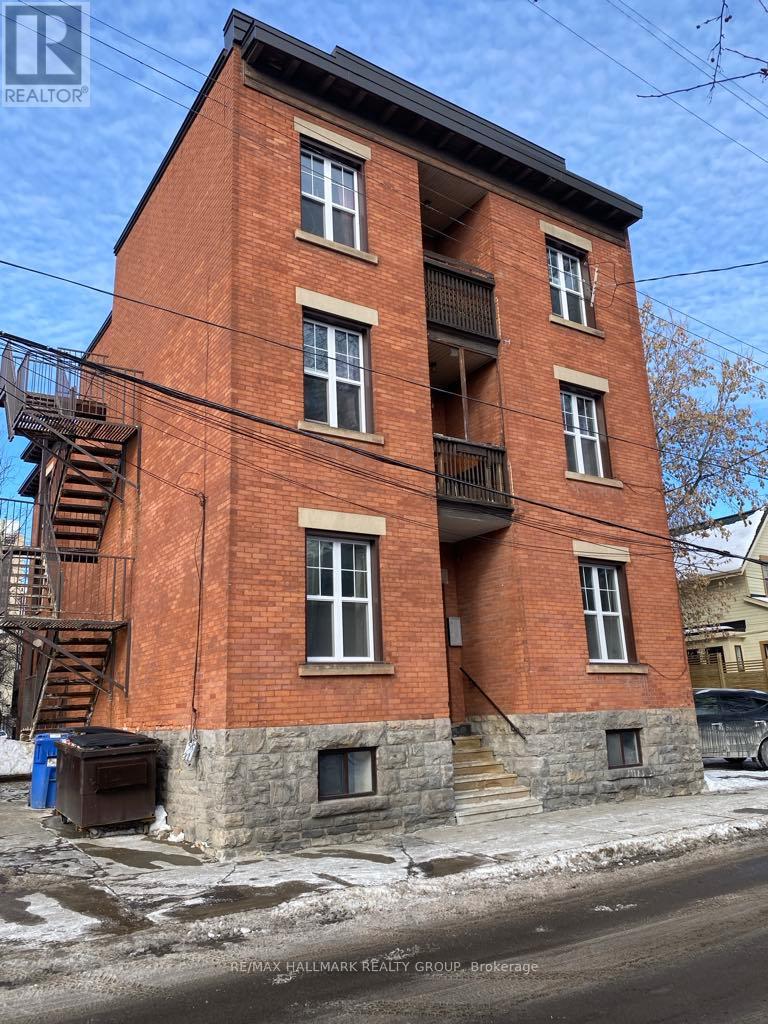 350-352 GILMOUR STREET E