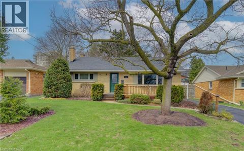 210 LOURDES Street Waterloo ON N2L1N7