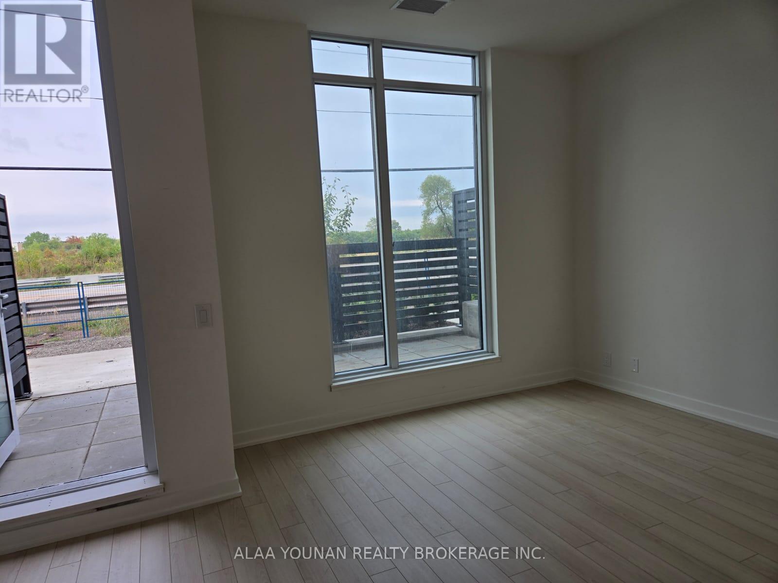 102 - 3075 TRAFALGAR ROAD