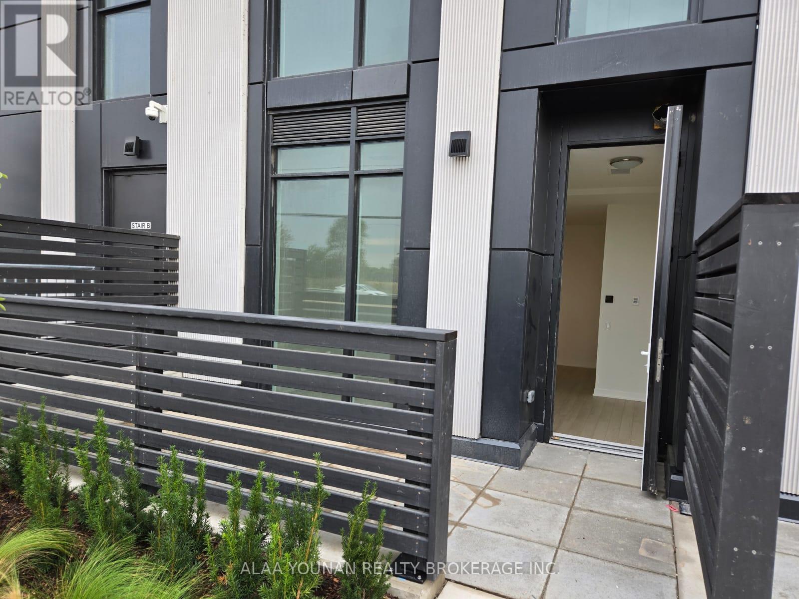 102 - 3075 TRAFALGAR ROAD