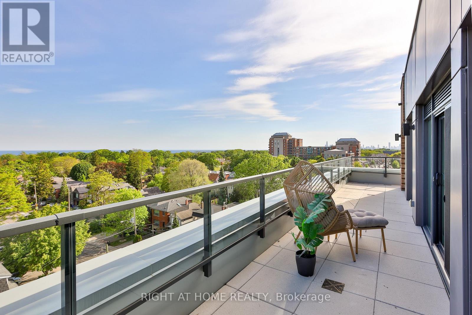 602 - 1161 KINGSTON ROAD