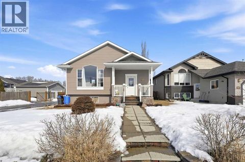 5603 49 StreetClose Innisfail AB T4G1Y7