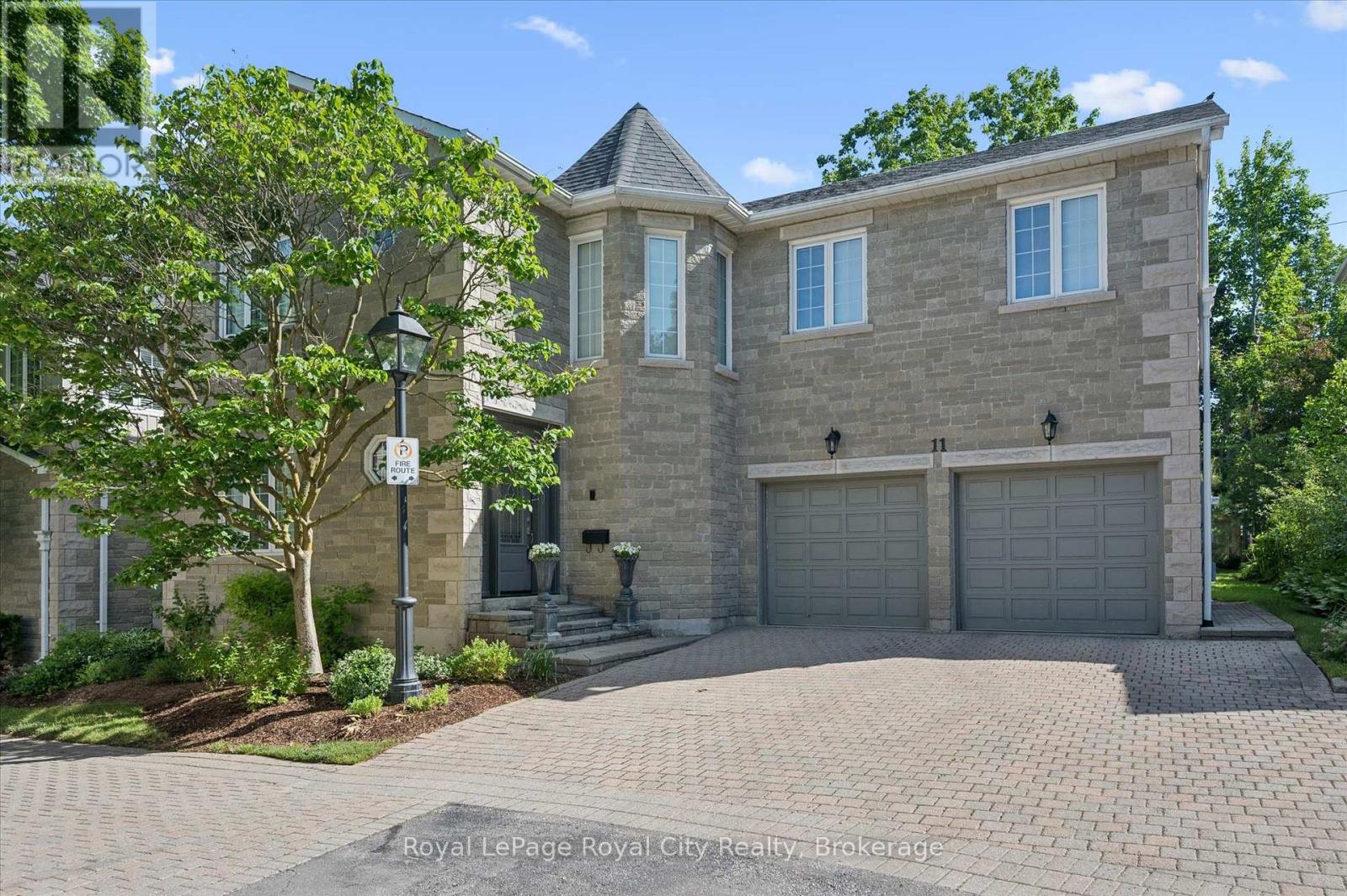 11 - 25 MANOR PARK CRESCENT