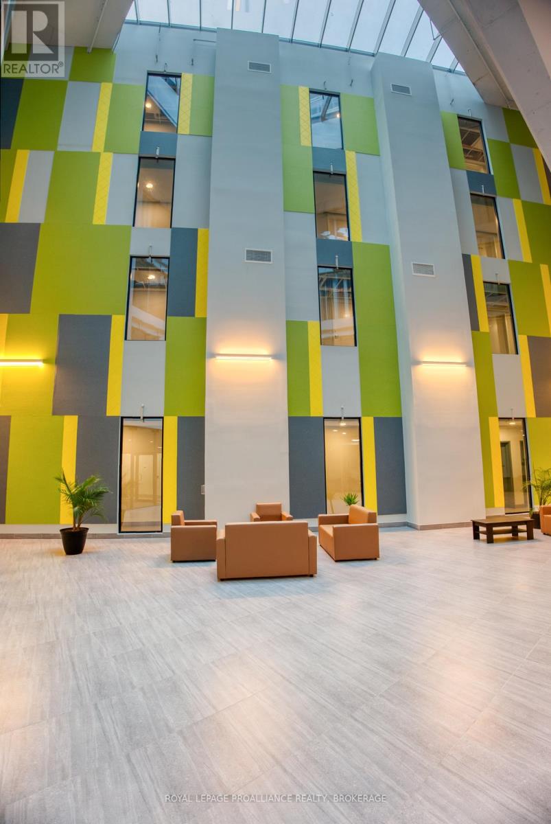 1015 - 652 PRINCESS STREET N