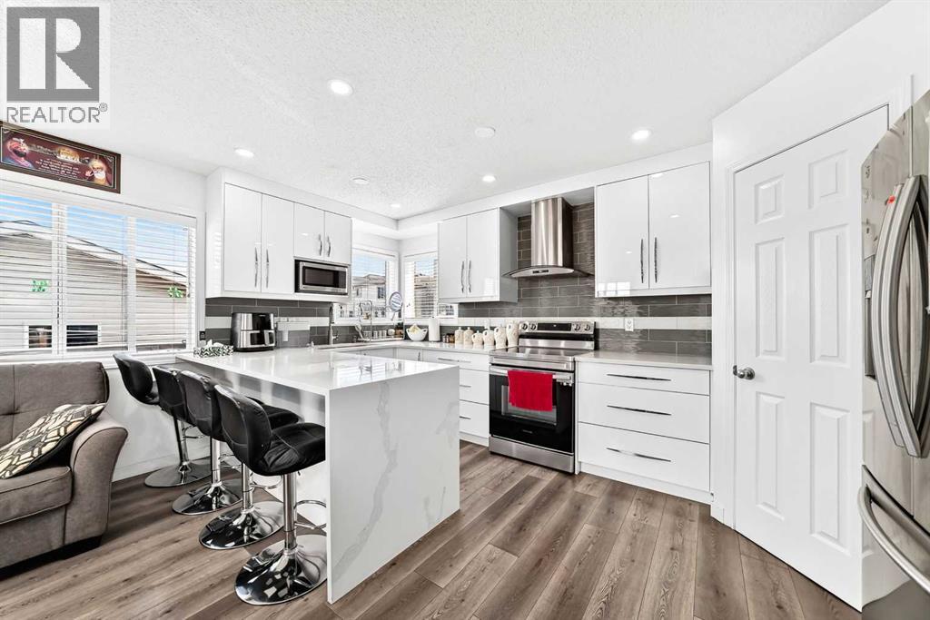 24 Taralake Road NE