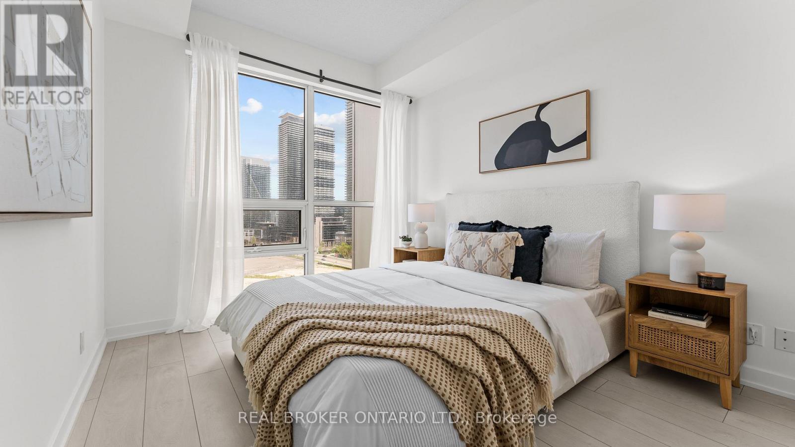 1604 - 2220 LAKE SHORE BOULEVARD W
