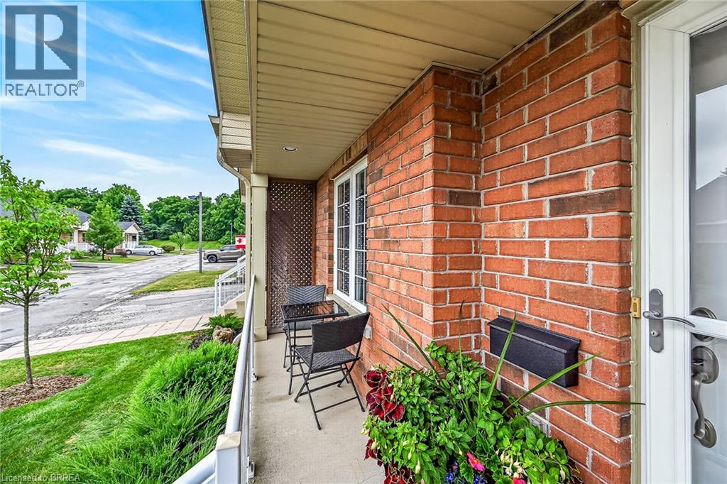 54 GARDEN Avenue Unit# 11