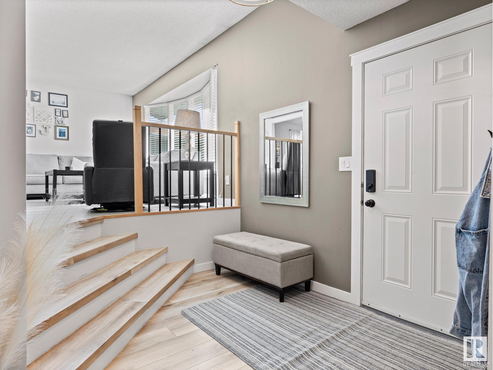 9012 187 ST NW