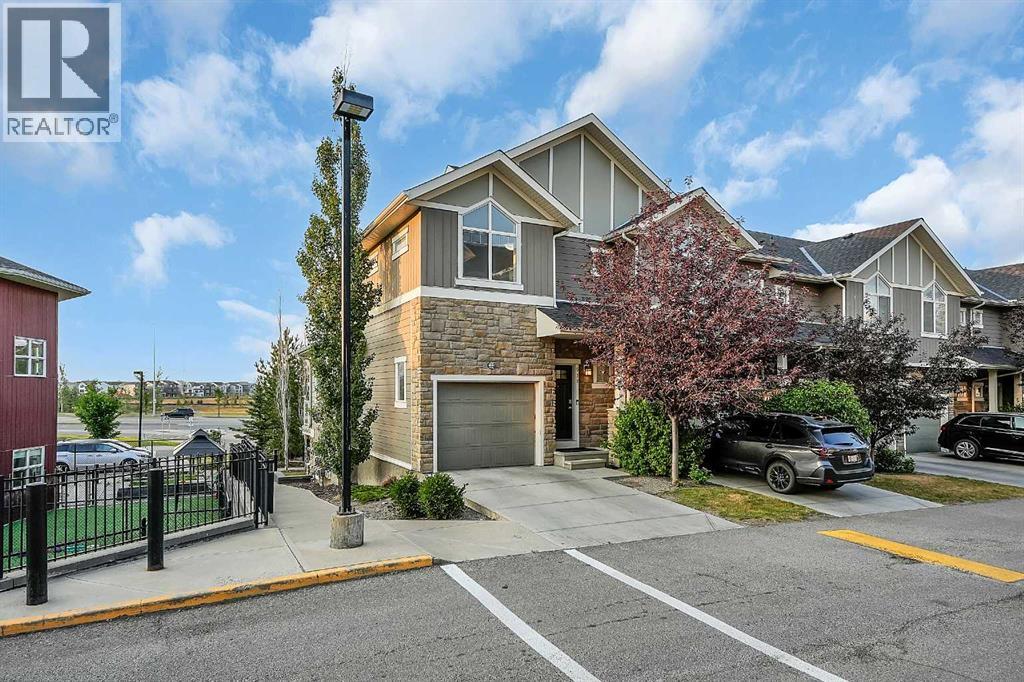 570 Evanston Manor NW