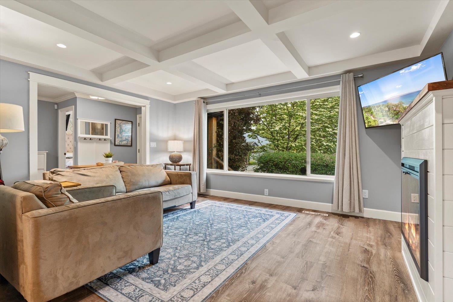 1723 AGASSIZ AVENUE|Agassiz
