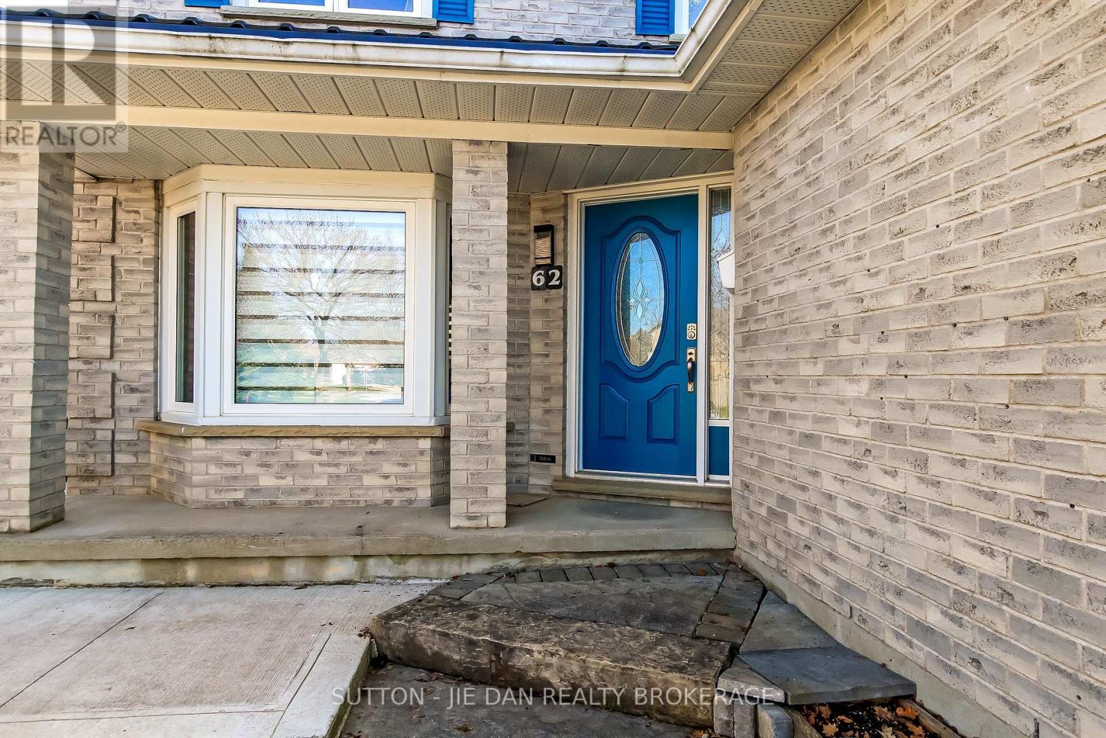 62 BARRYDALE CRESCENT