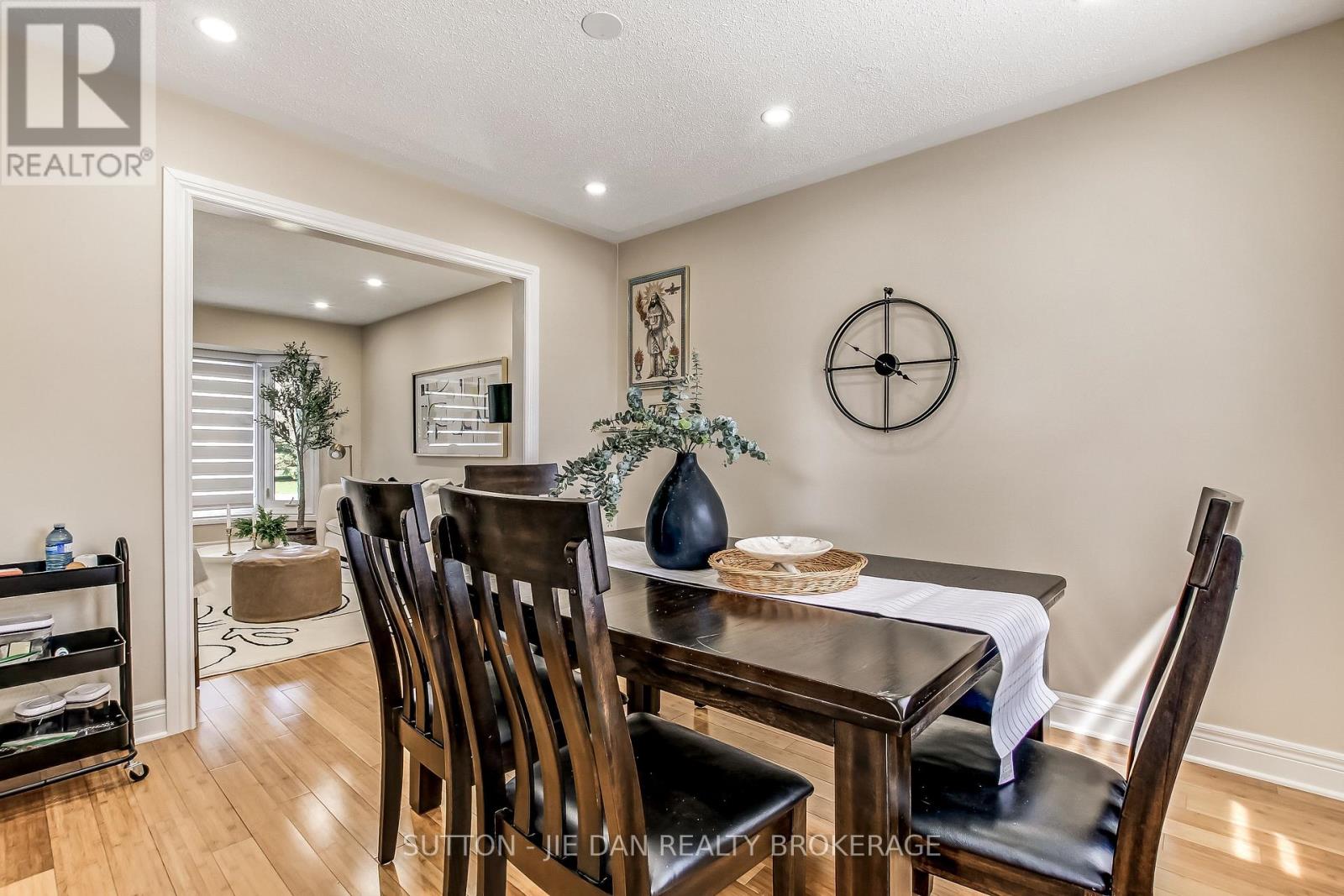 62 BARRYDALE CRESCENT