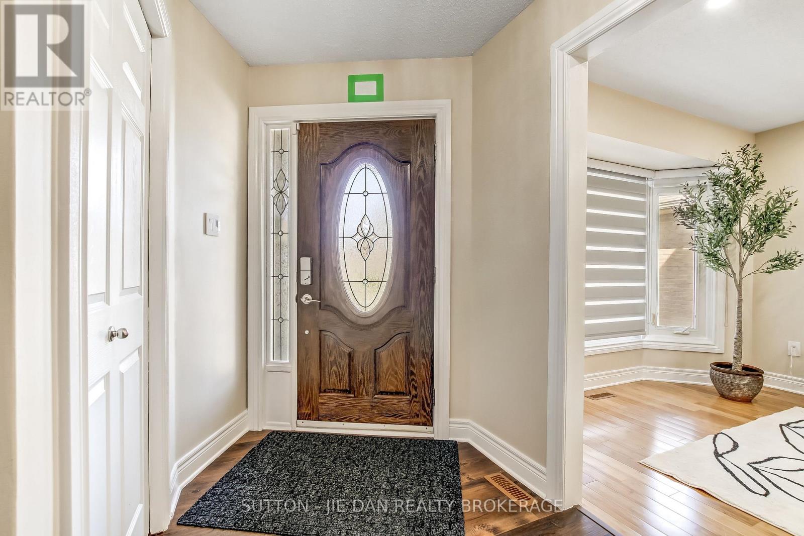62 BARRYDALE CRESCENT