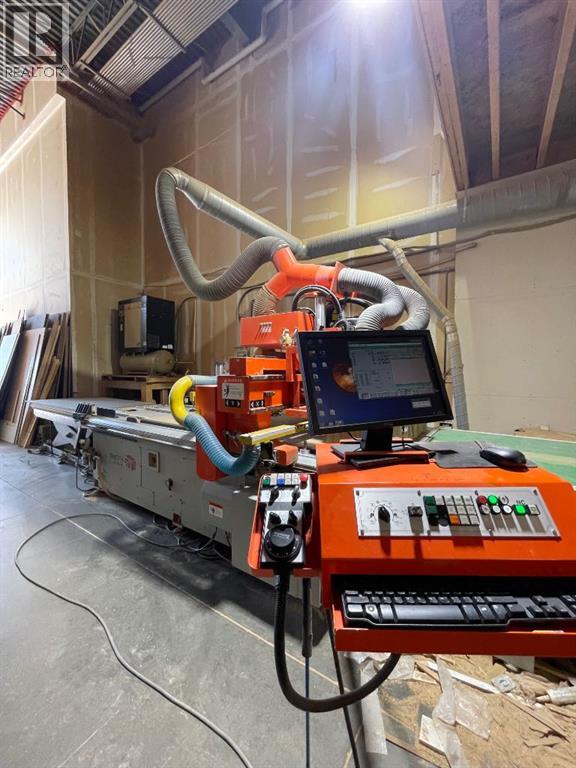 4150/4146, 3961 52 Avenue NE