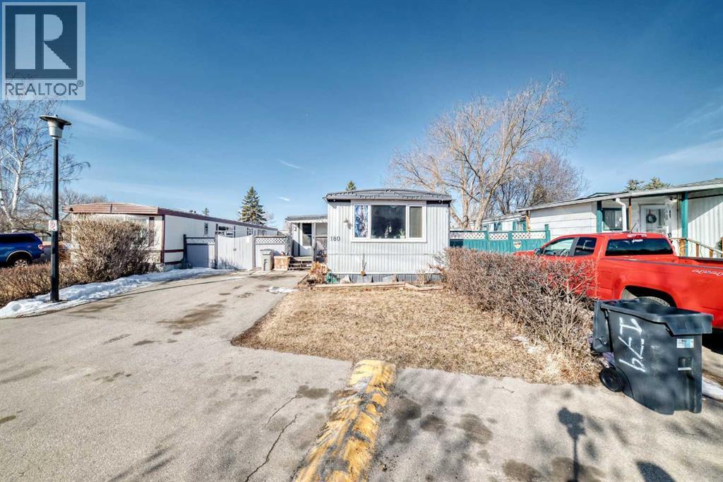 180, 6724 17 Avenue SE