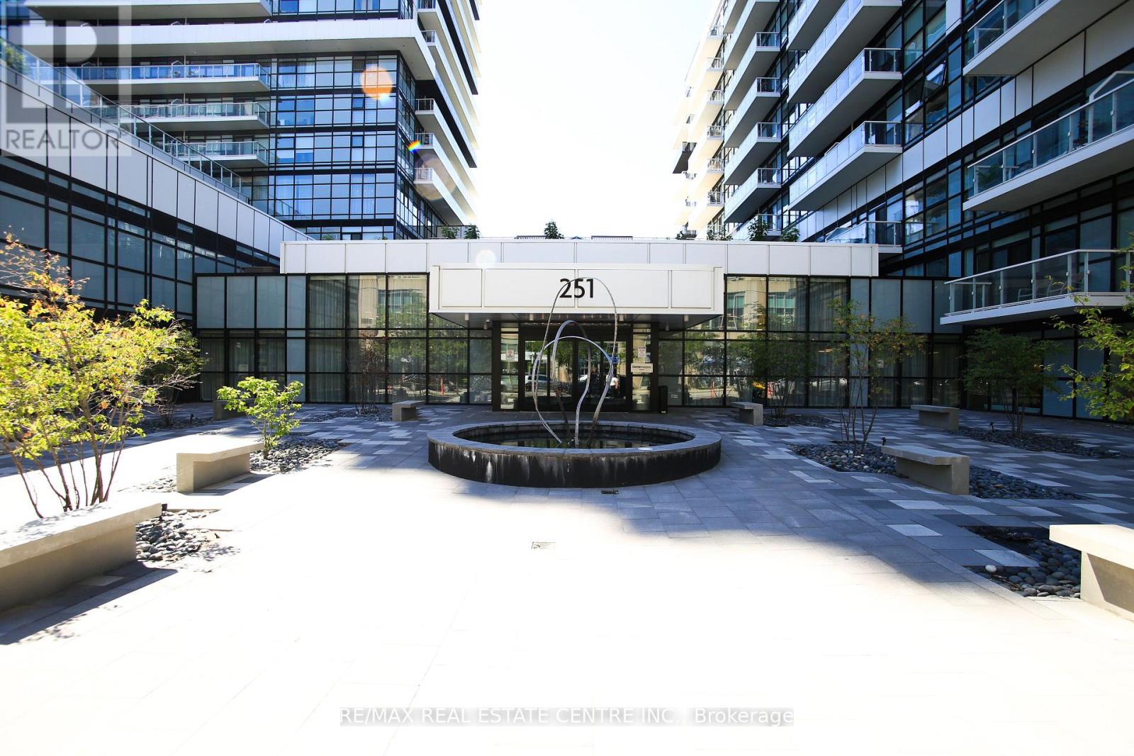 519 - 251 MANITOBA STREET
