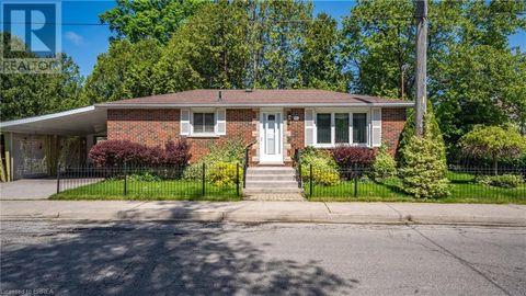 71 BRUNSWICK Street Brantford ON N3T1G3