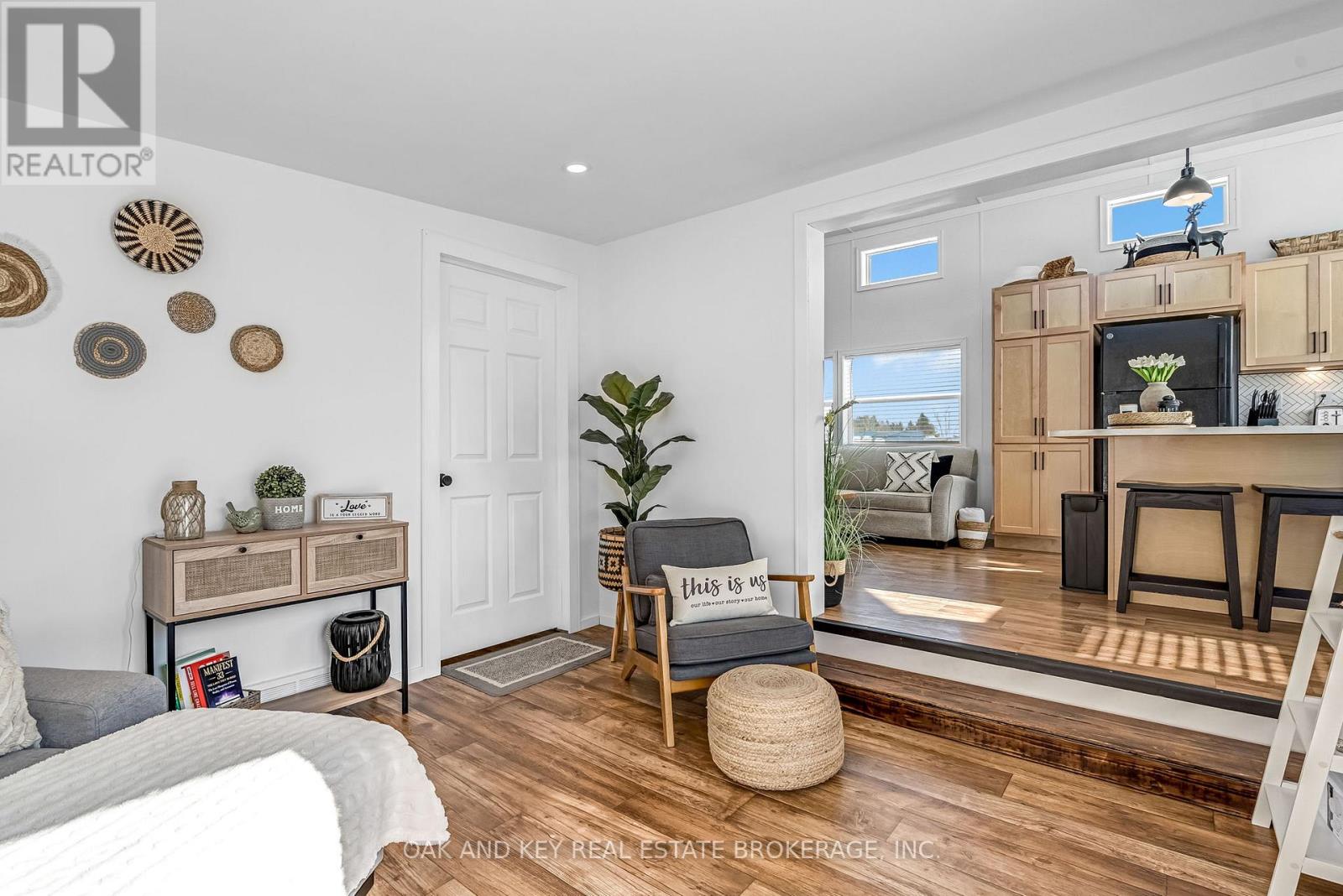 203 - 4838 SWITZER DRIVE