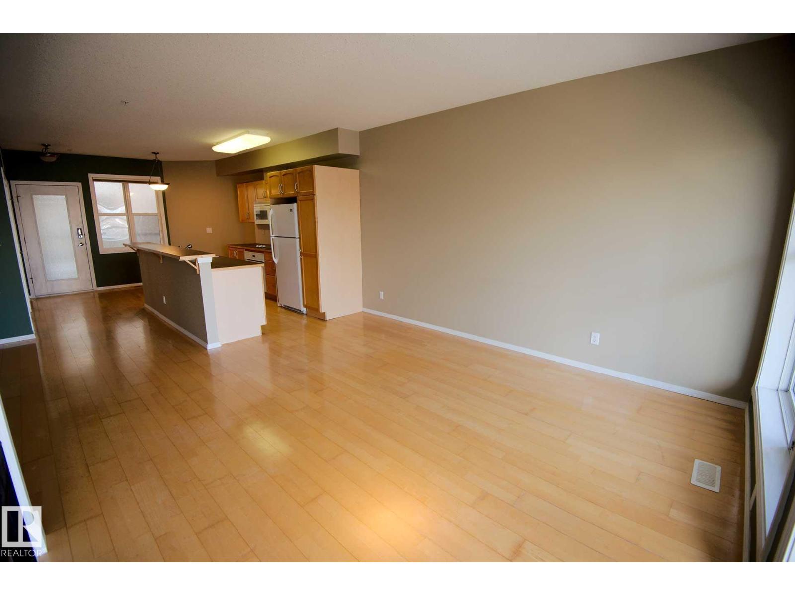 #412 11039 83 AV NW