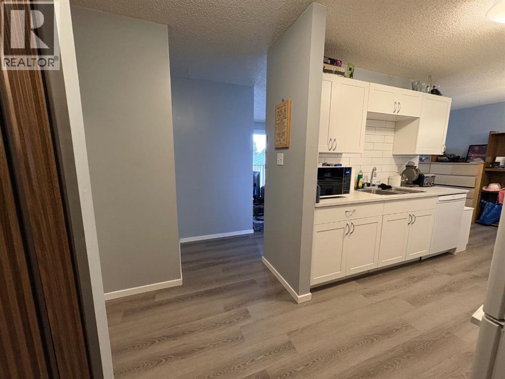 308, 85 Foxbend Crescent N