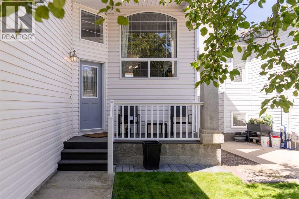 14 Heritage Circle W