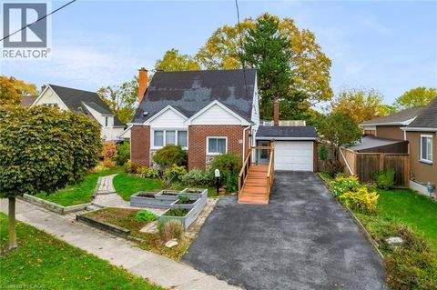 18 FLANDERS Avenue St. Catharines ON L2M5X3