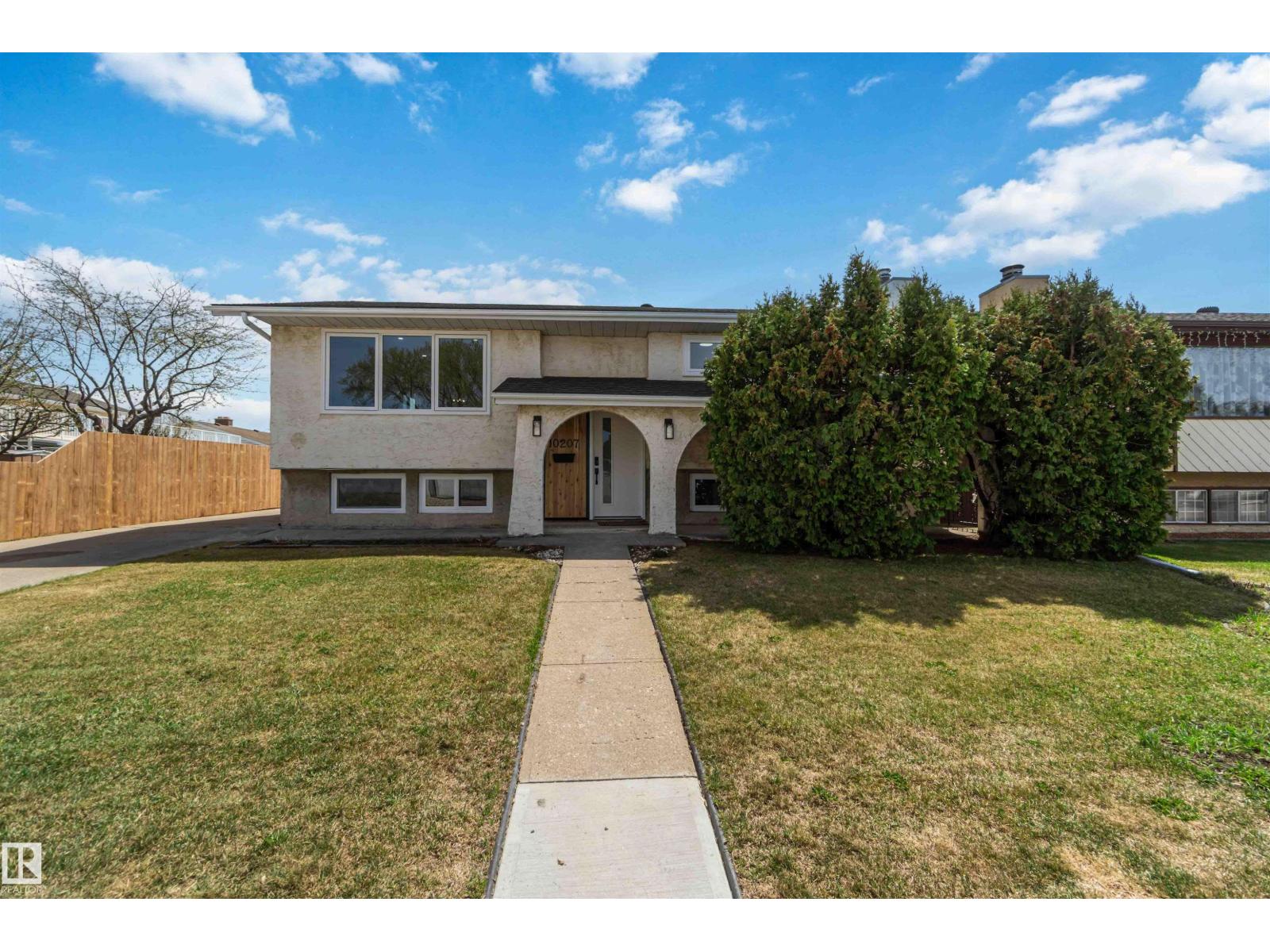 10207 165 AV NW