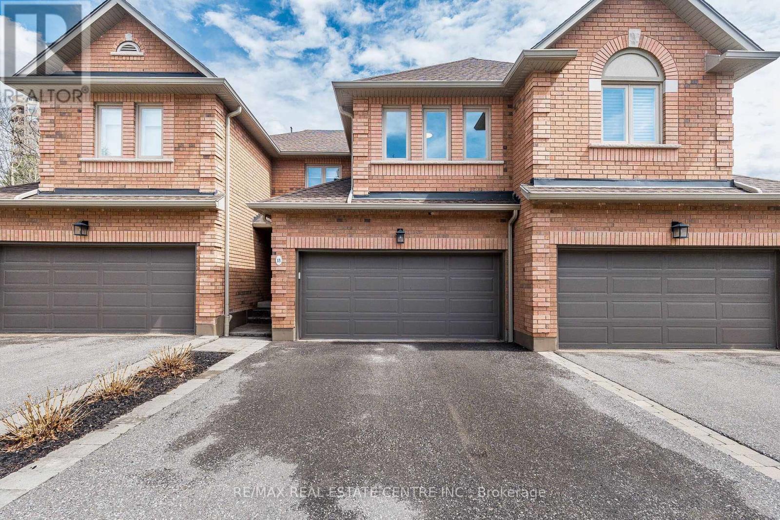 Photo 1 of 50 — 18 - 1905 BROAD HOLLOW GATE Unit 18, Mississauga (Erin Mills), ON L5L3T4