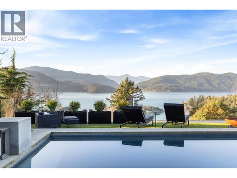 6252 OVERSTONE DRIVE West Vancouver BC V7W1X8