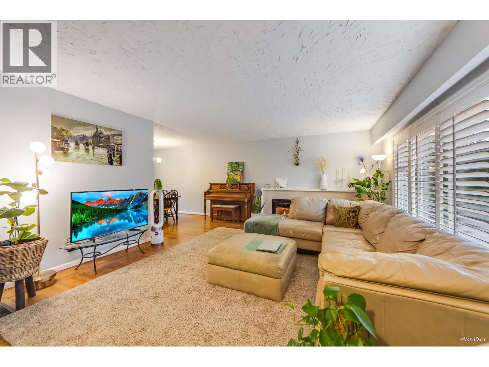 3020 THORNCLIFFE DRIVE