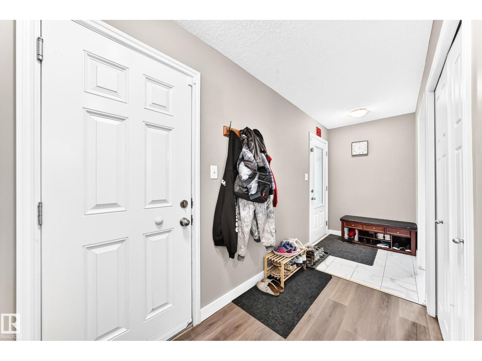 6123 13 AV SW