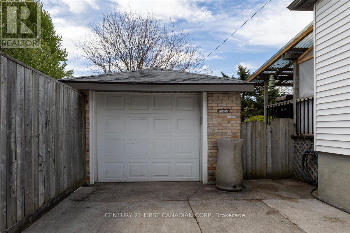 747 WHETTER AVENUE
