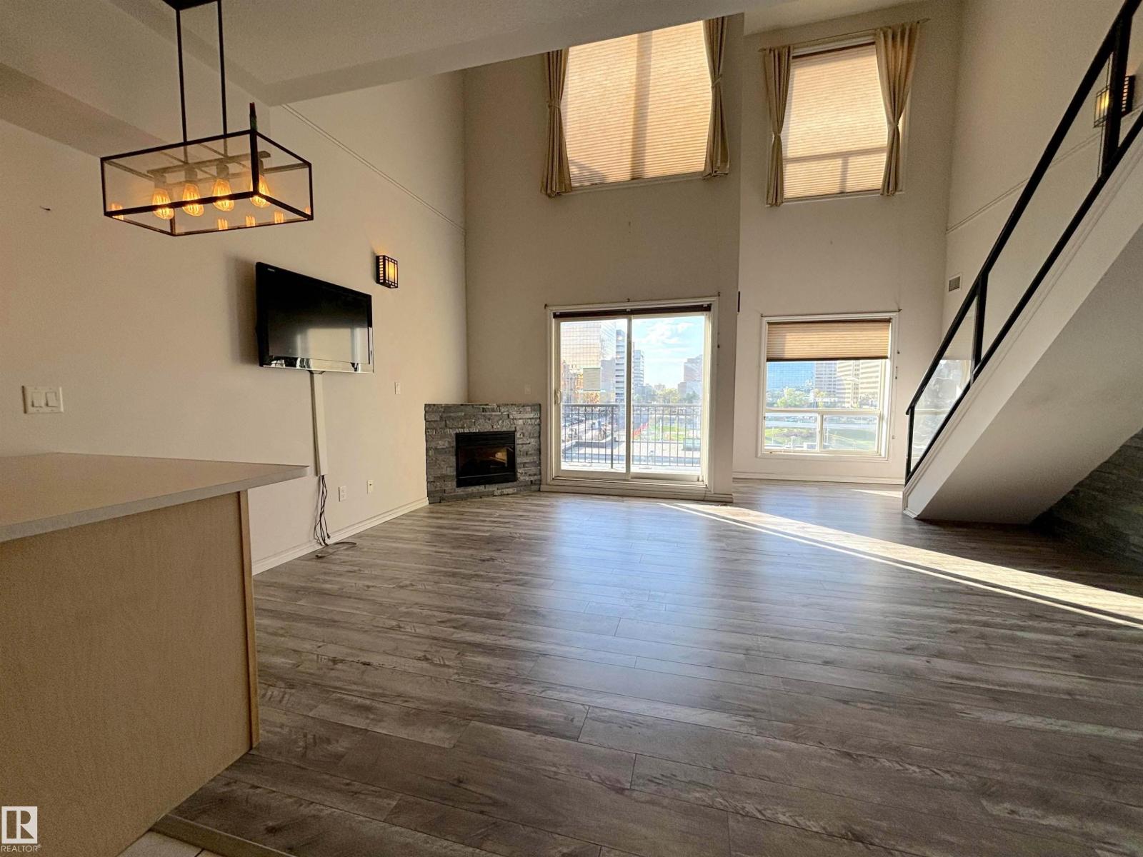 #510 10606 102 AV NW