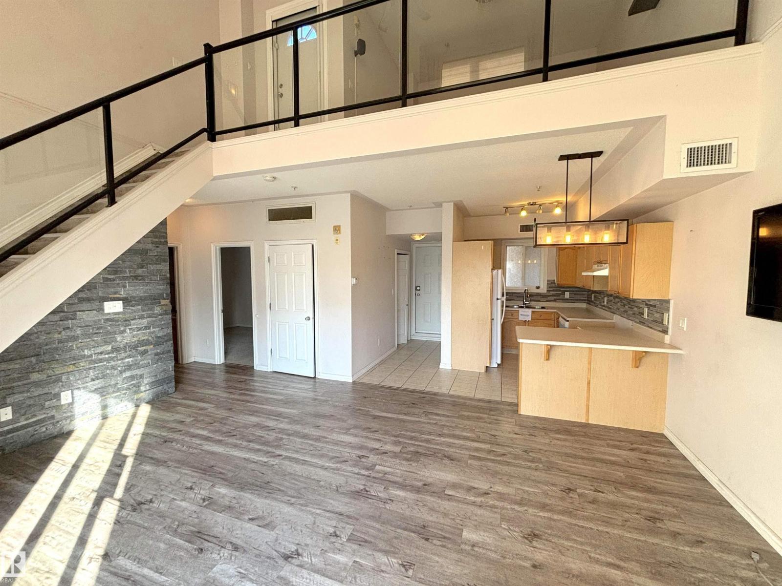 #510 10606 102 AV NW