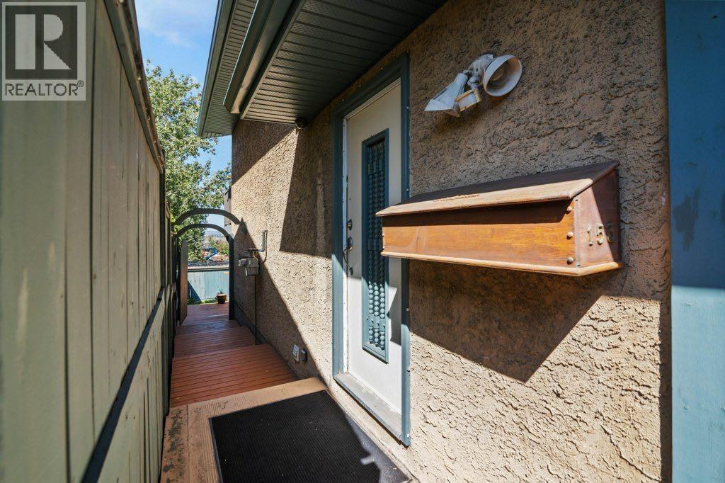 153 Mckinnon Crescent NE