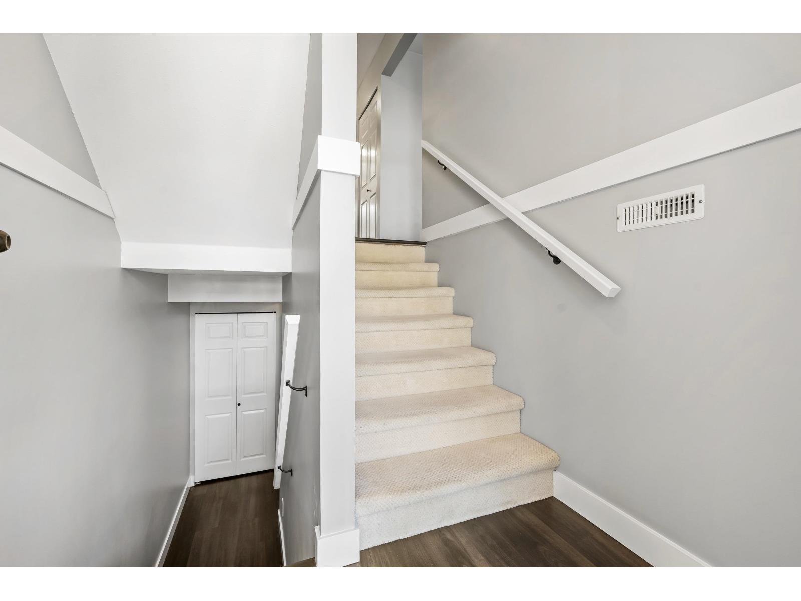 56 5904 VEDDER ROAD|Vedder Crossing