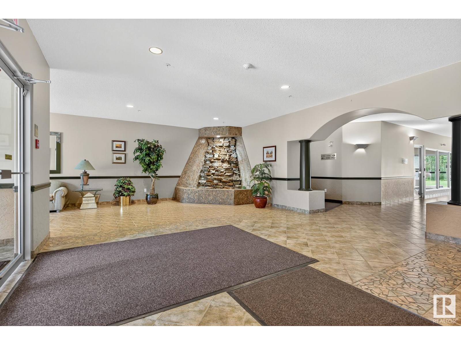 #215 6623 172 ST NW