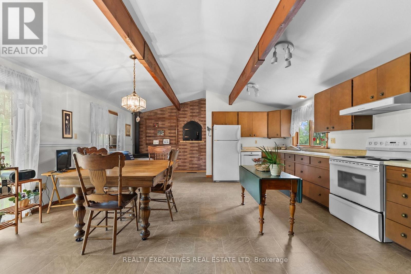 785 BOUNDARY ROAD